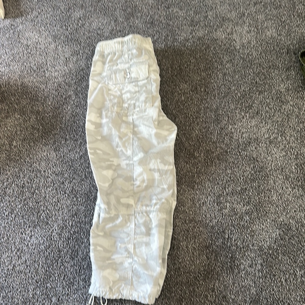 Capris pants - Picture 2 of 4